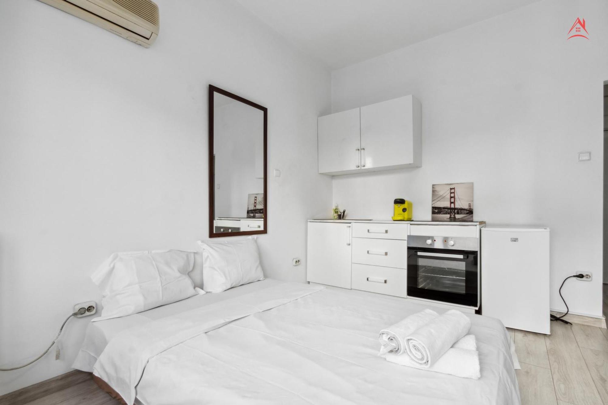 Ferienwohnung Atheneum Easy Retreat Bukarest Exterior foto